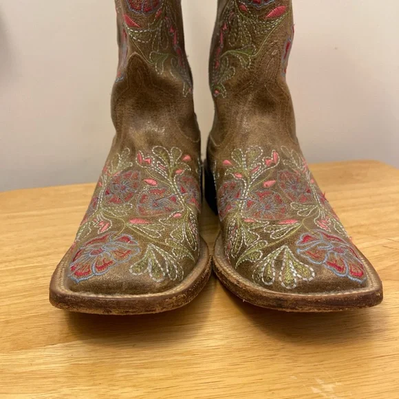 Macie Bean Brown Floral Embroidered Cowboy Boots - Picture 4 of 9